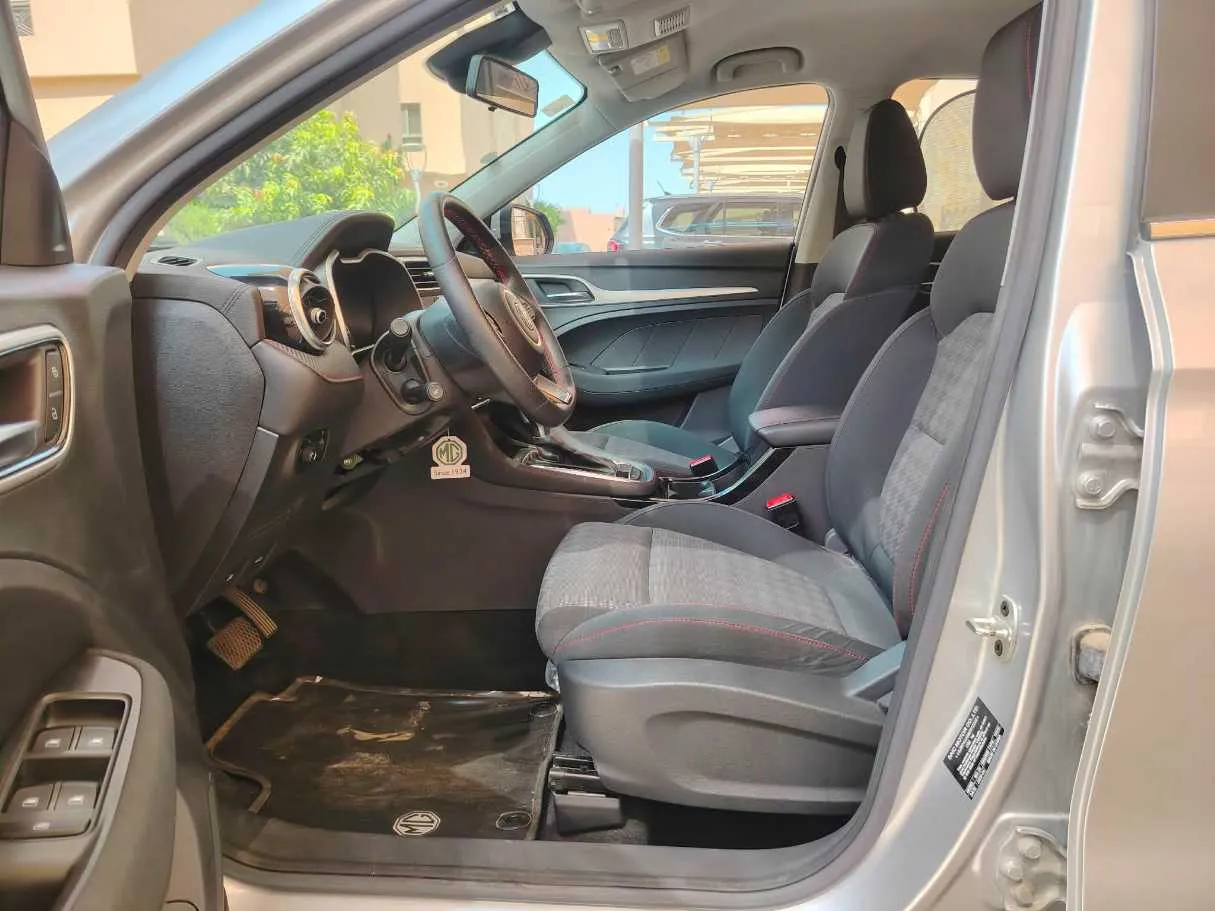 Car image 16