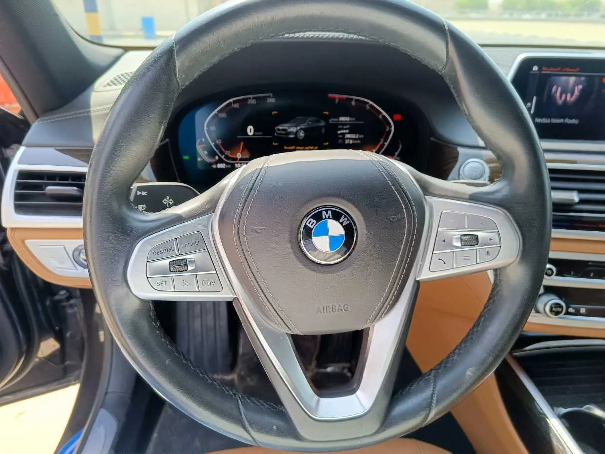 Car image 27