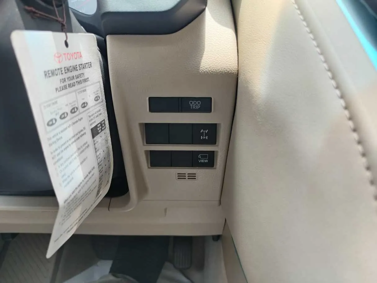 Car image 33
