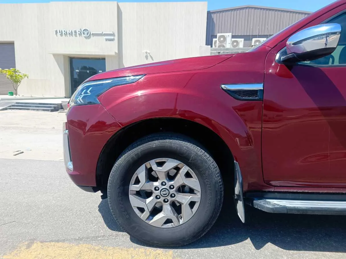 Car image 9
