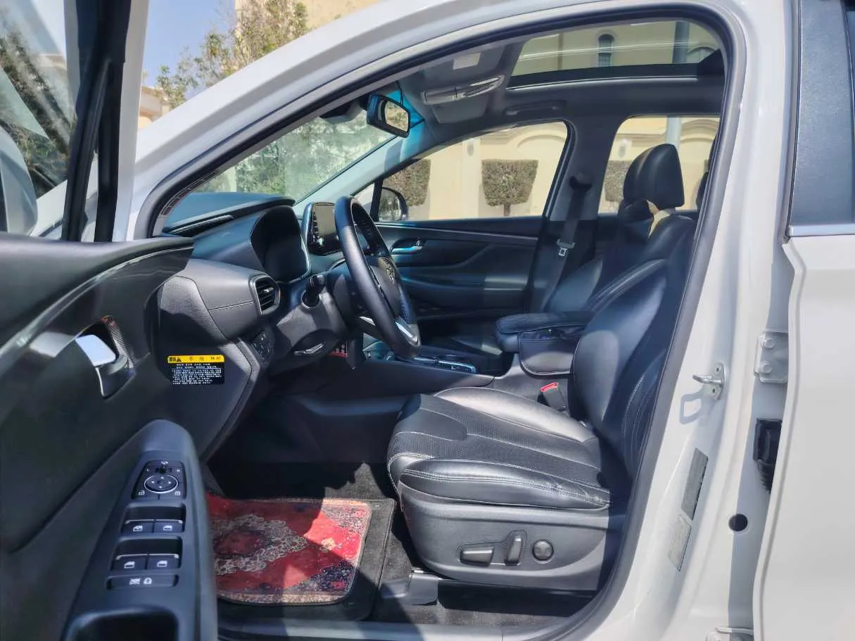 Car image 11