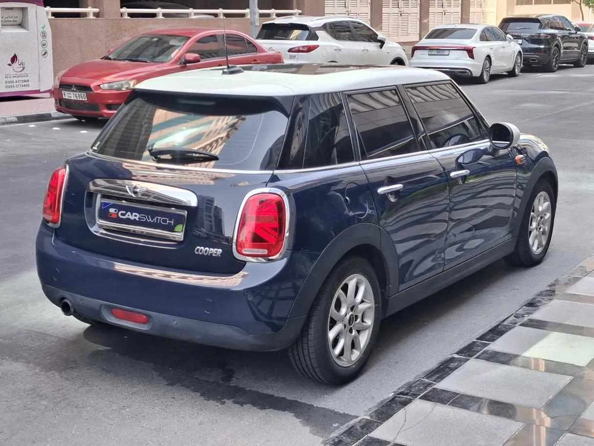 Car image 6