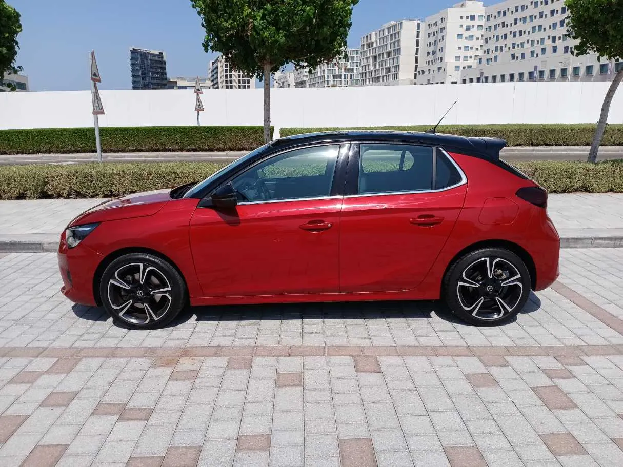 Car image 4