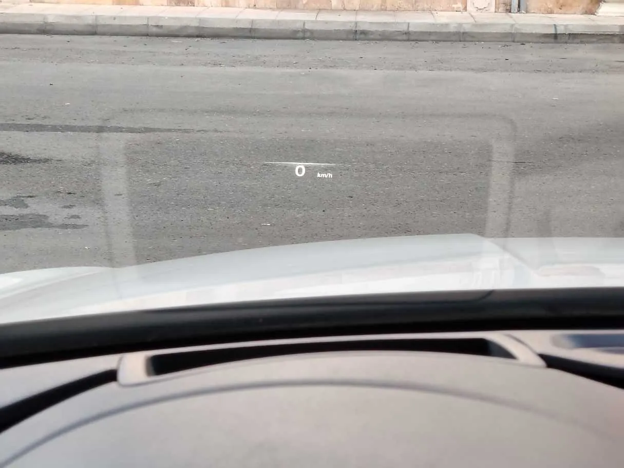 Car image 25