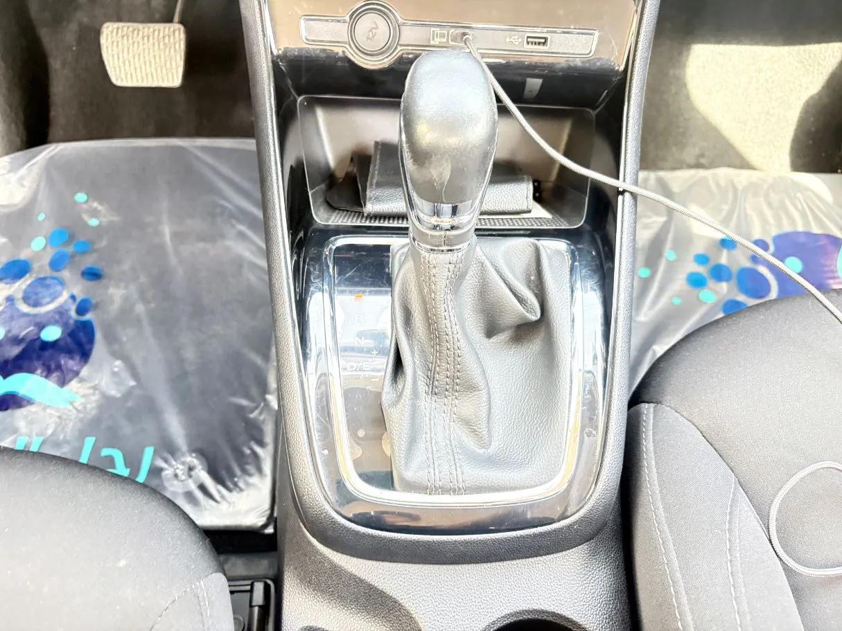 Car image 20