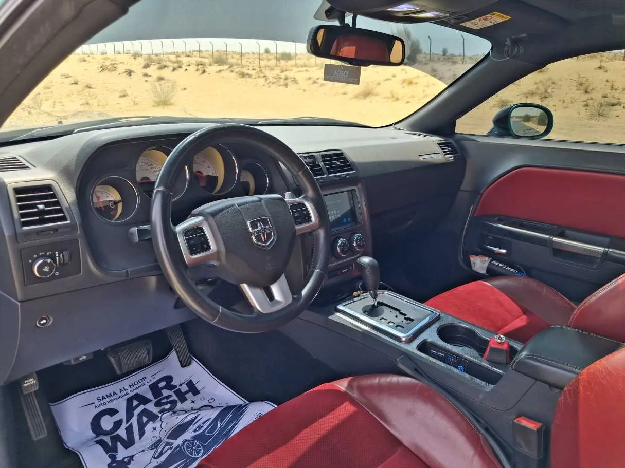 Car image 11