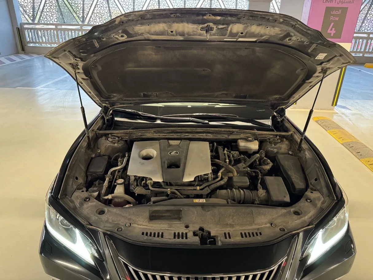 Car image 25