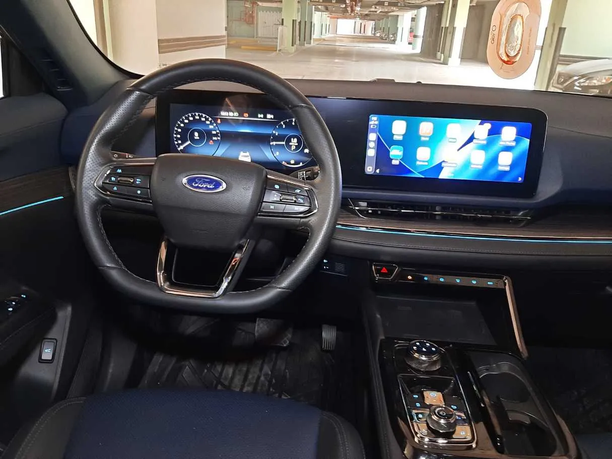 Car image 16