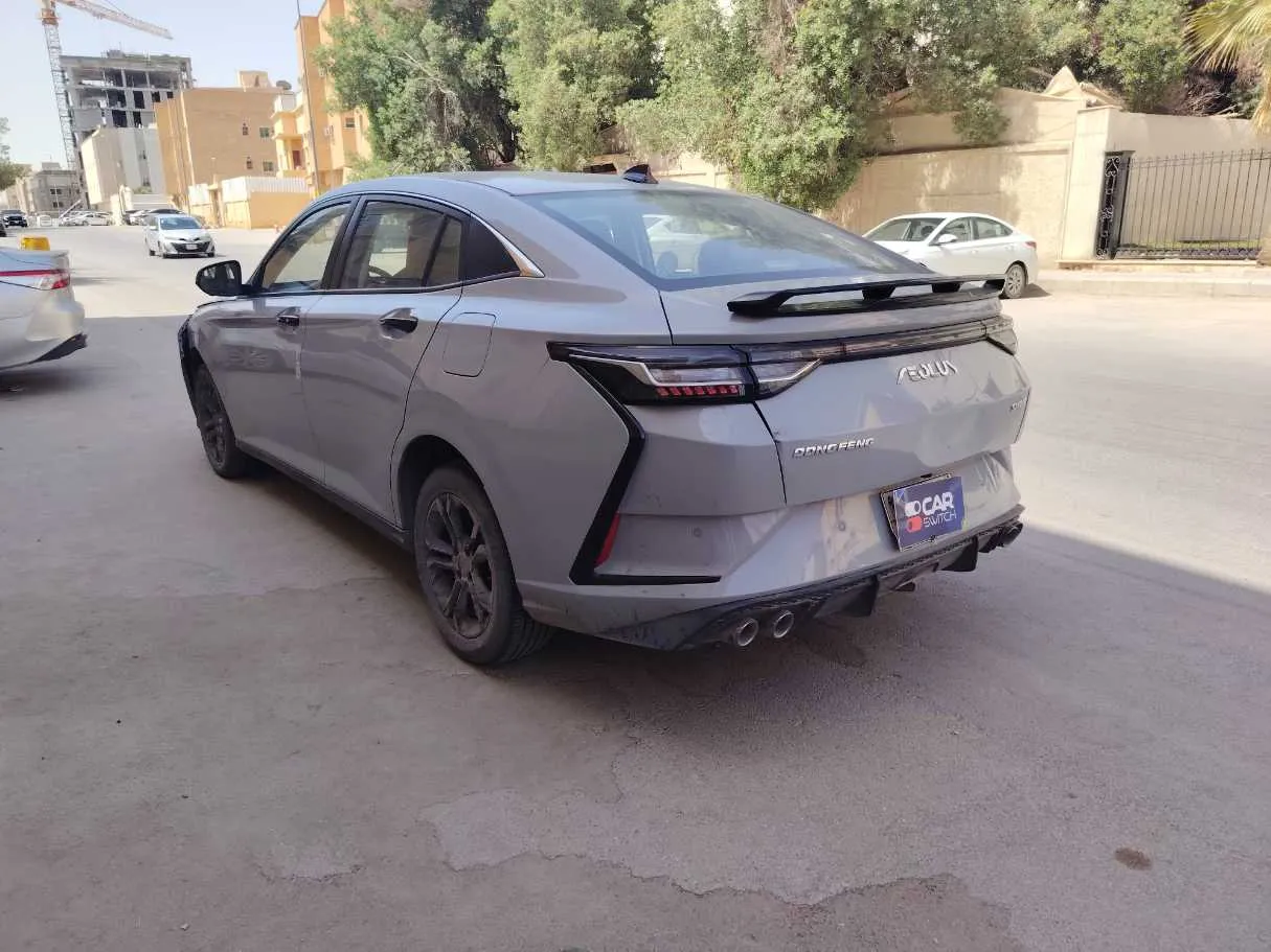 Car image 7