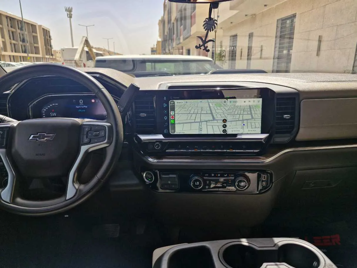 Car image 17