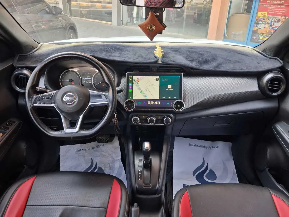Car image 13