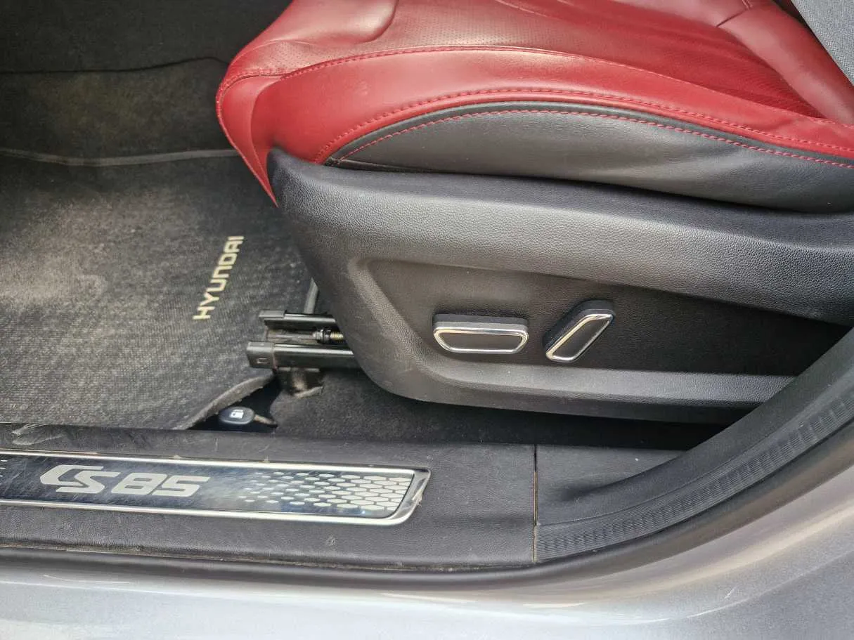 Car image 23