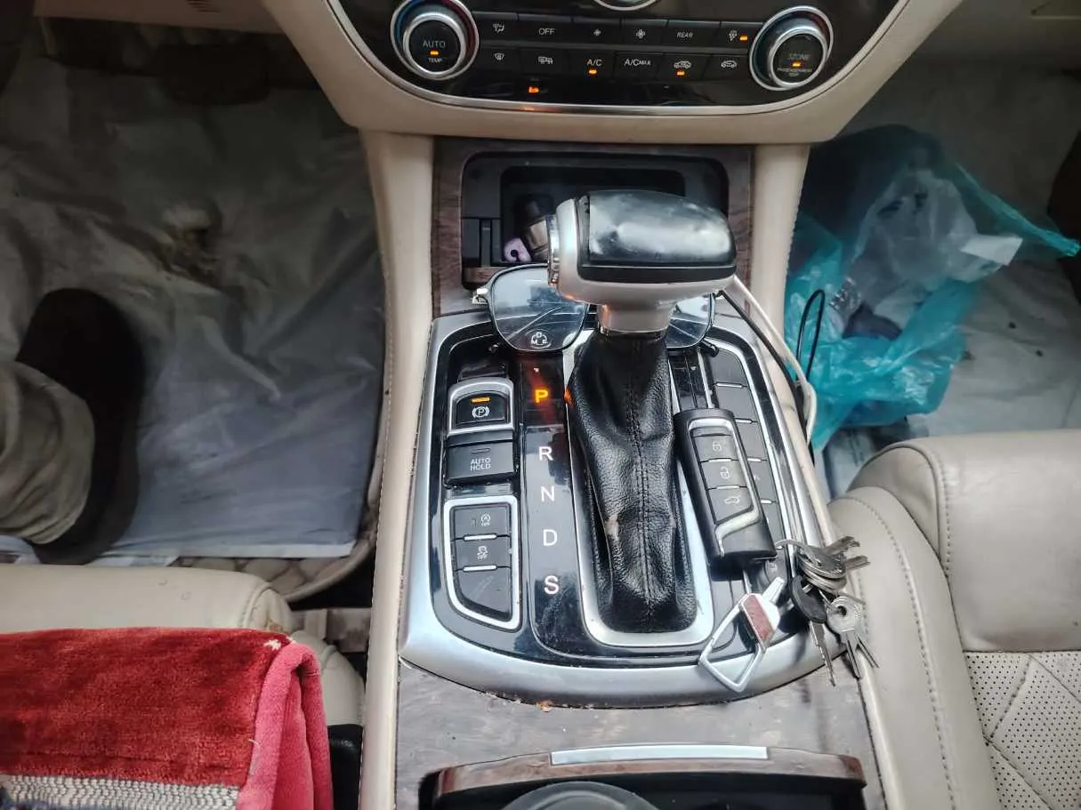 Car image 21