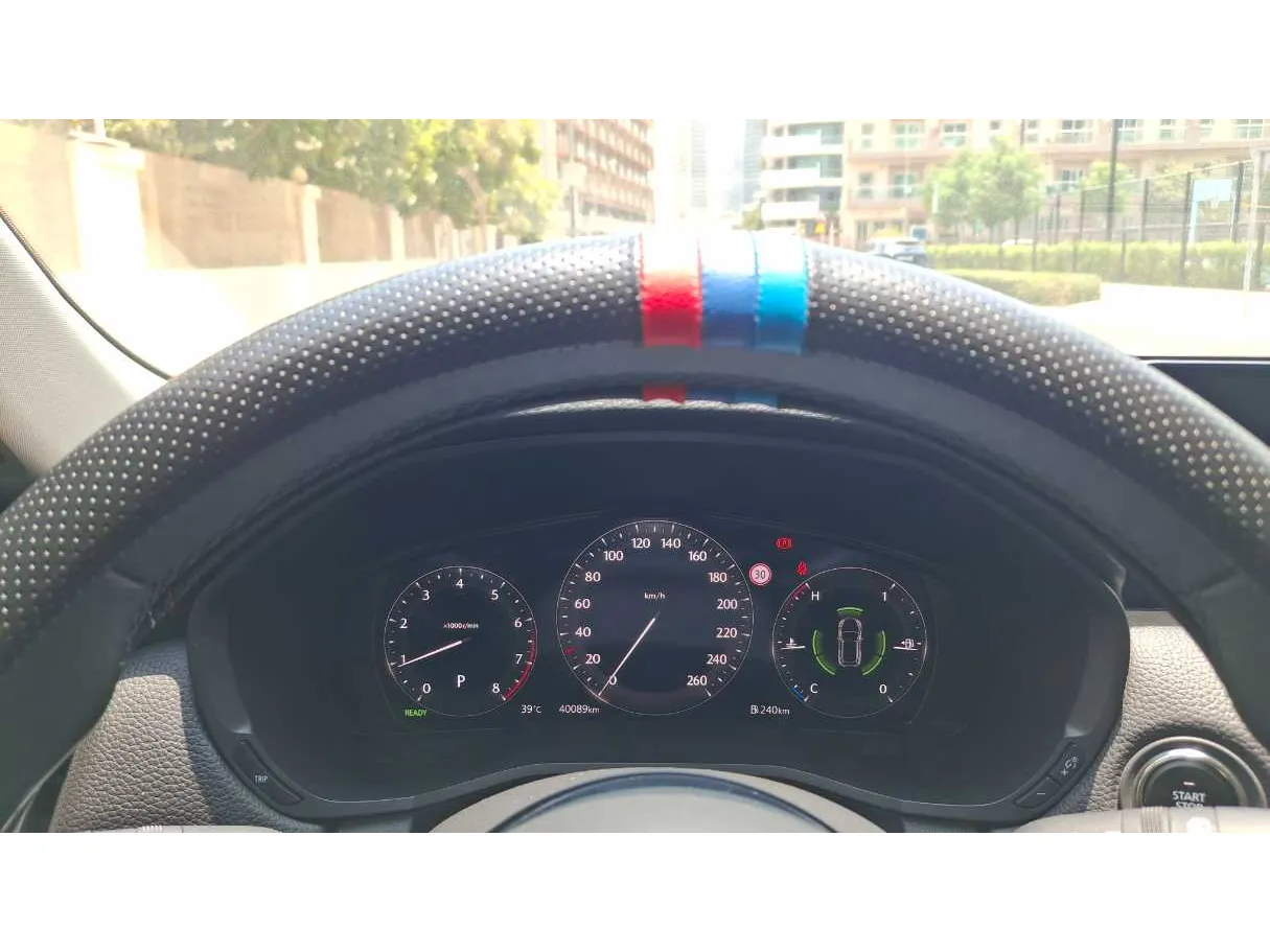 Car image 18