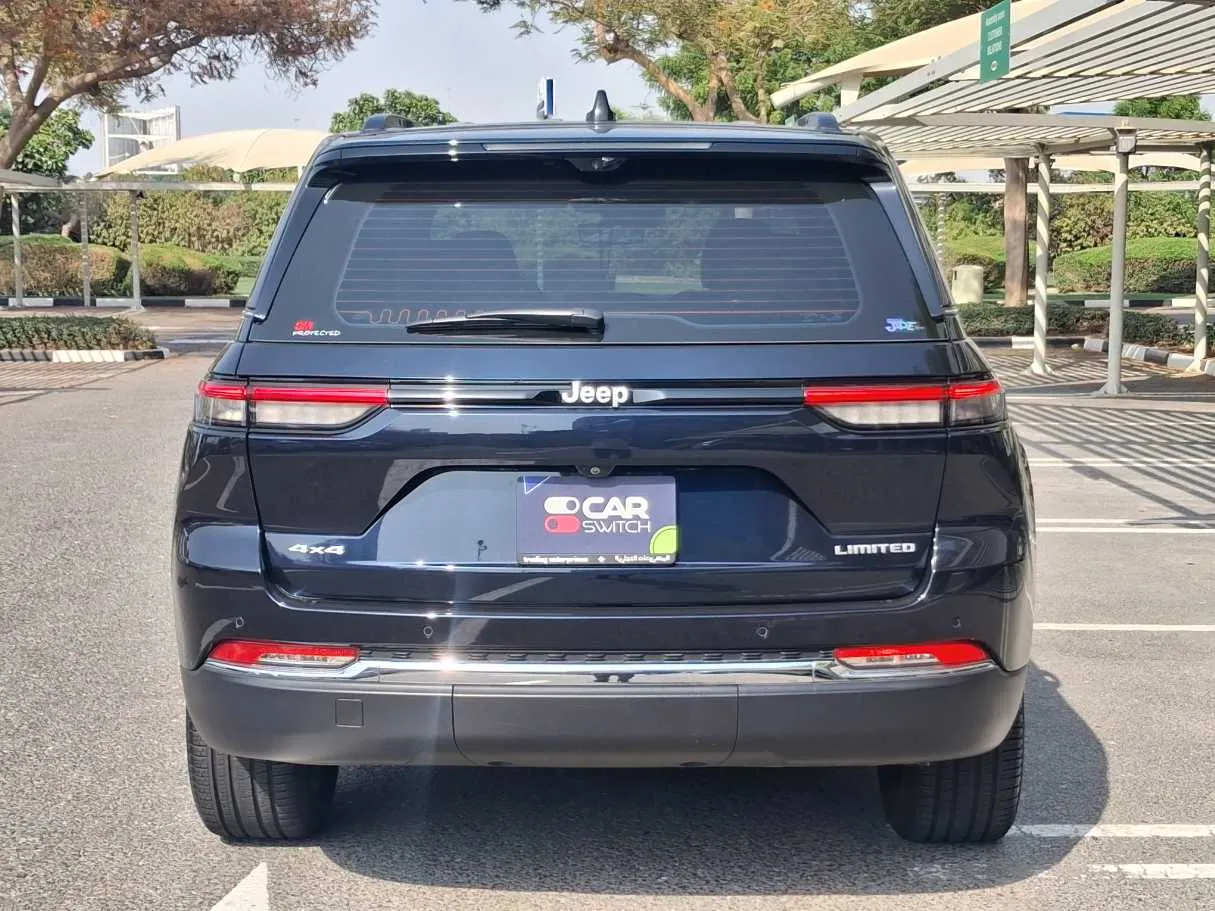 Car image 6