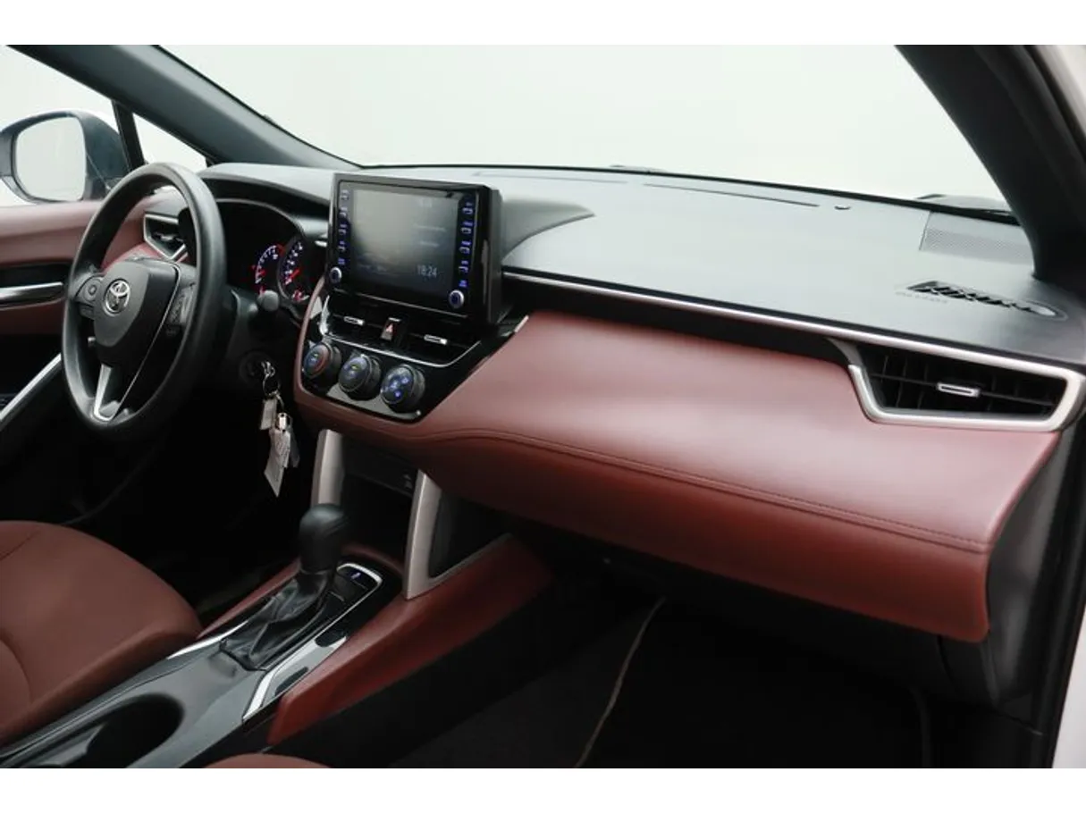 Car image 10
