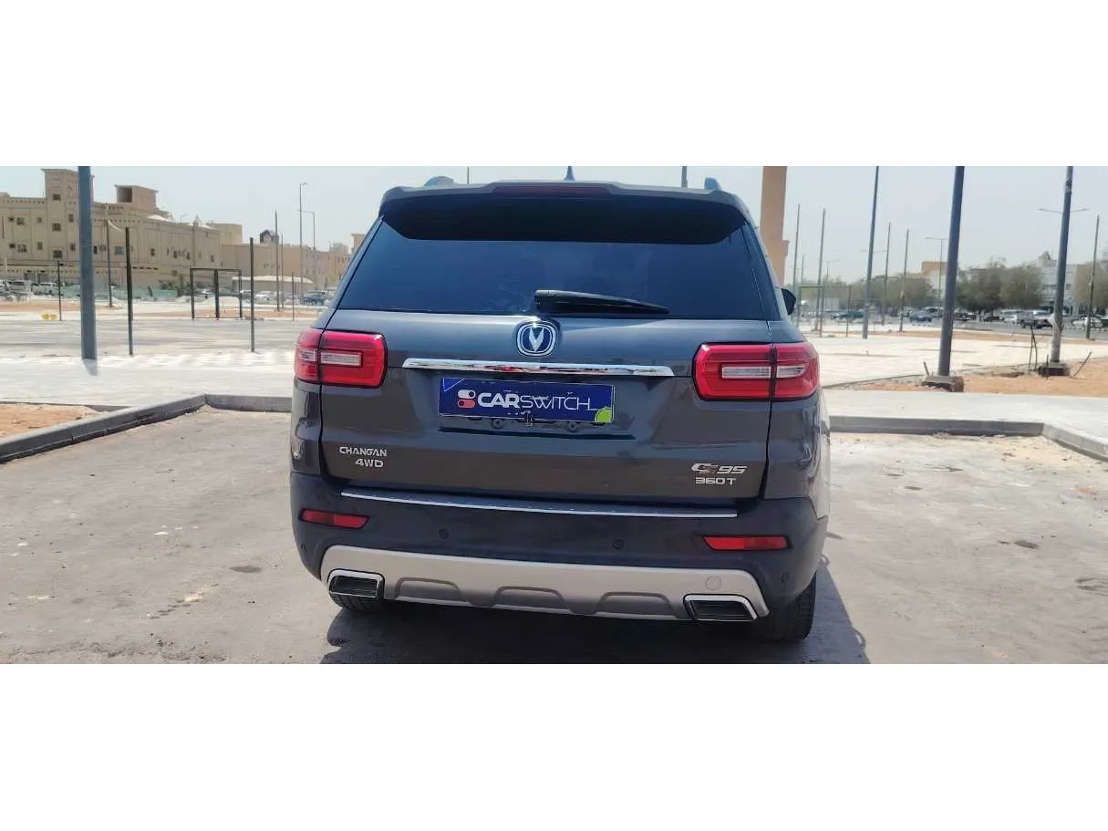 Car image 6