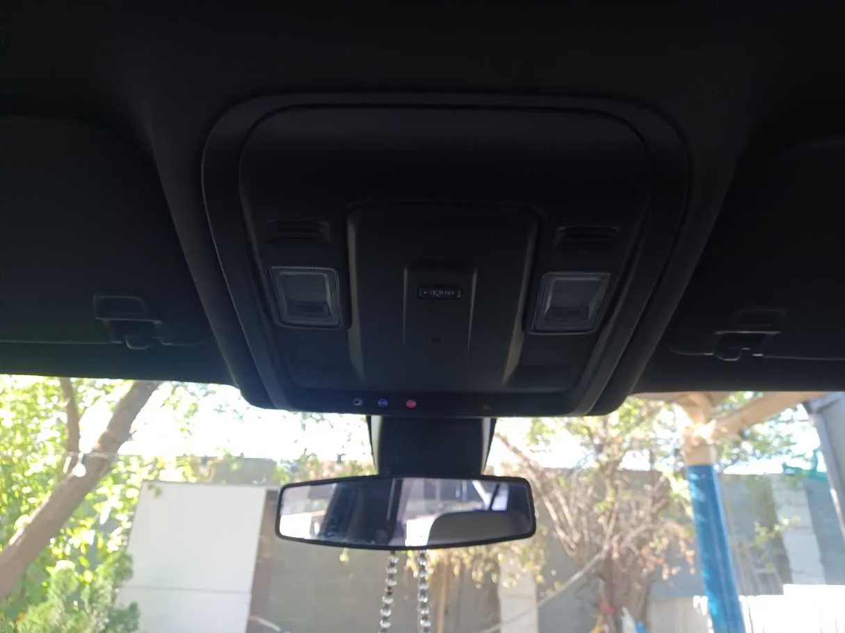 Car image 20