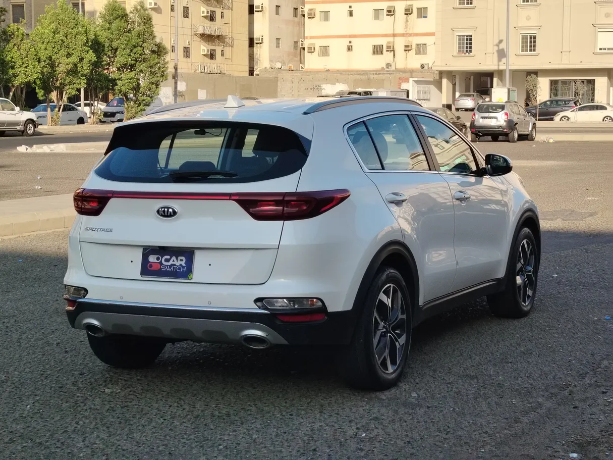 Car image 5