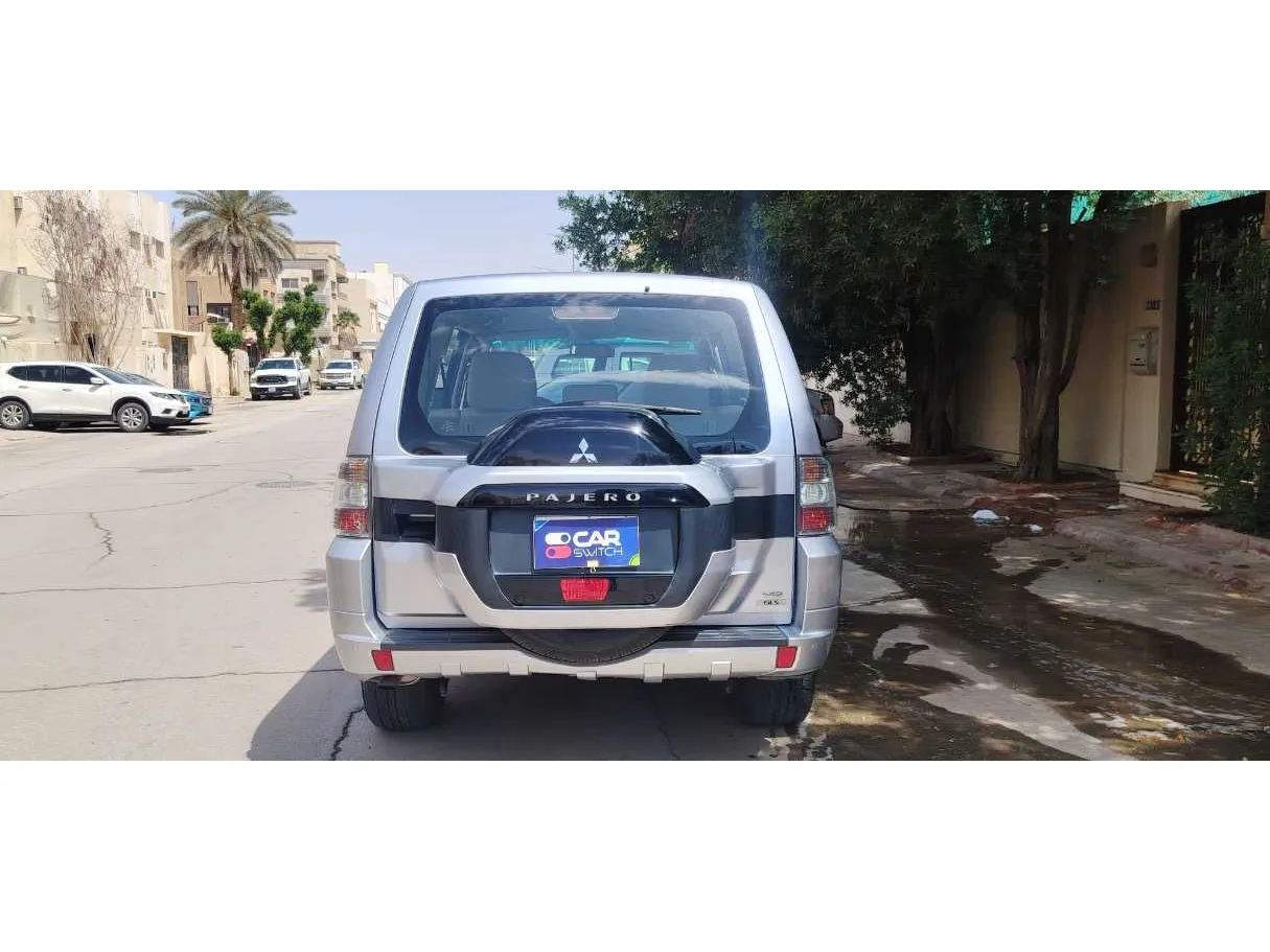 Car image 6