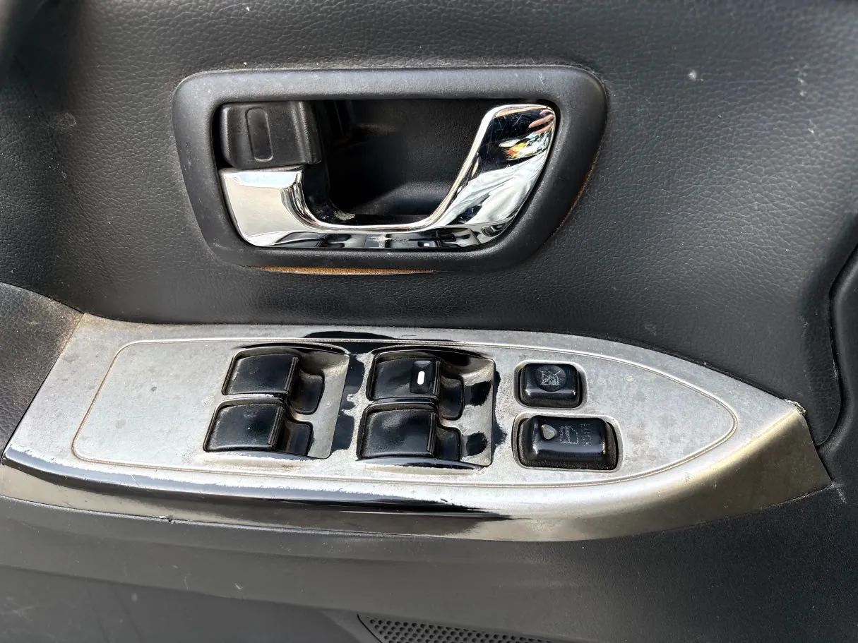 Car image 25
