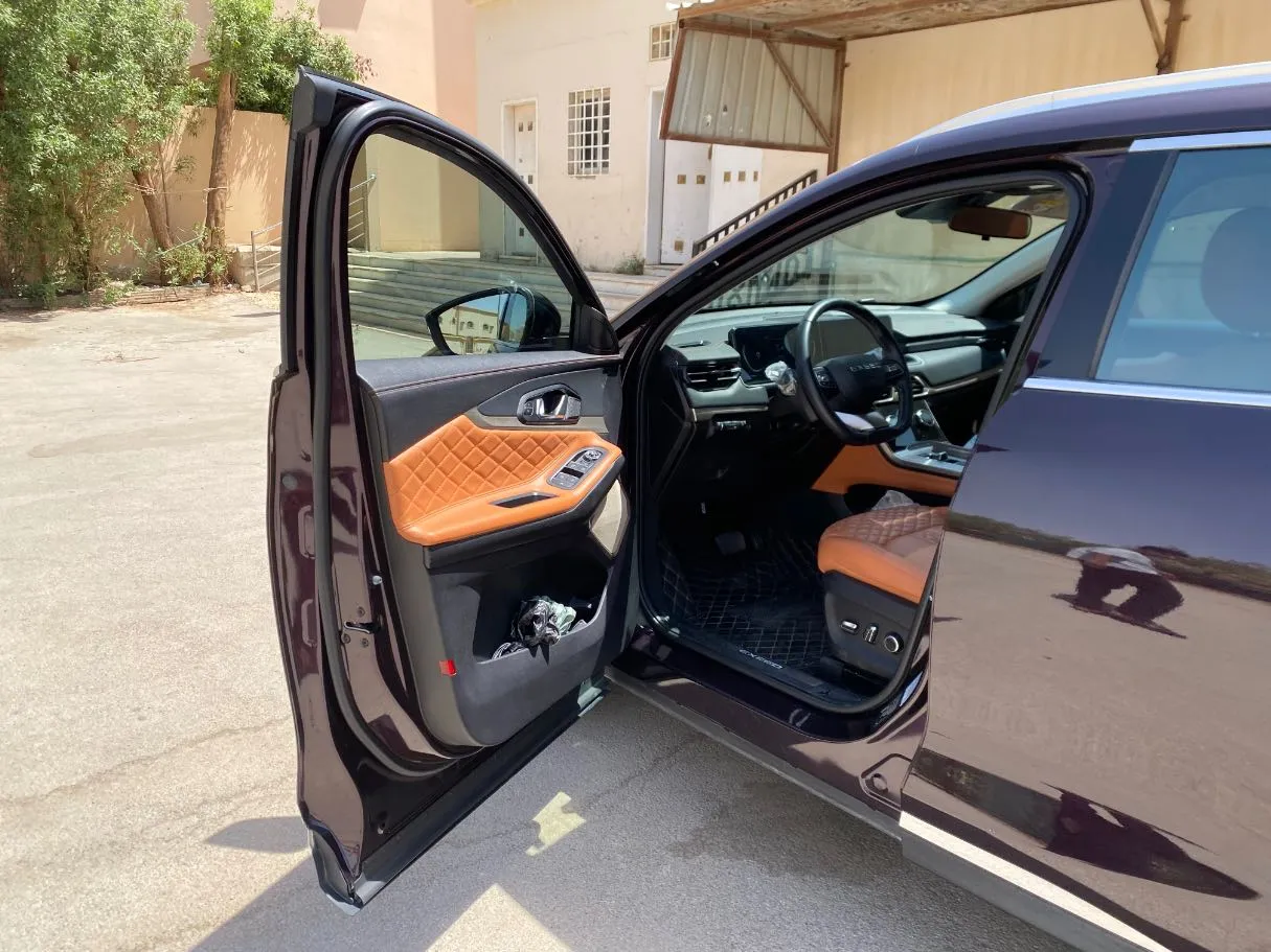 Car image 10