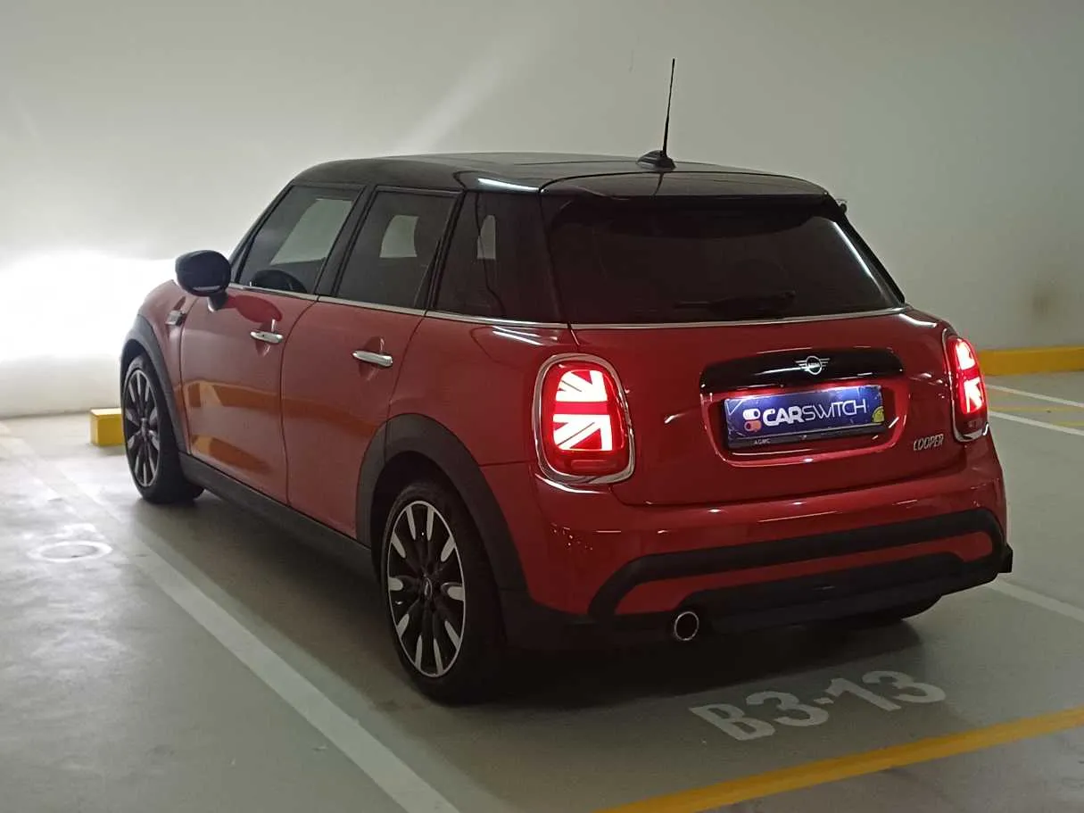 Car image 7