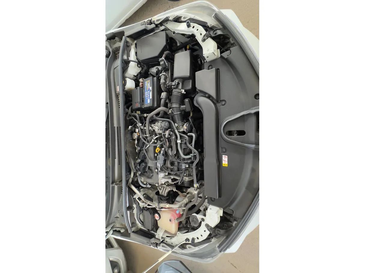Car image 18