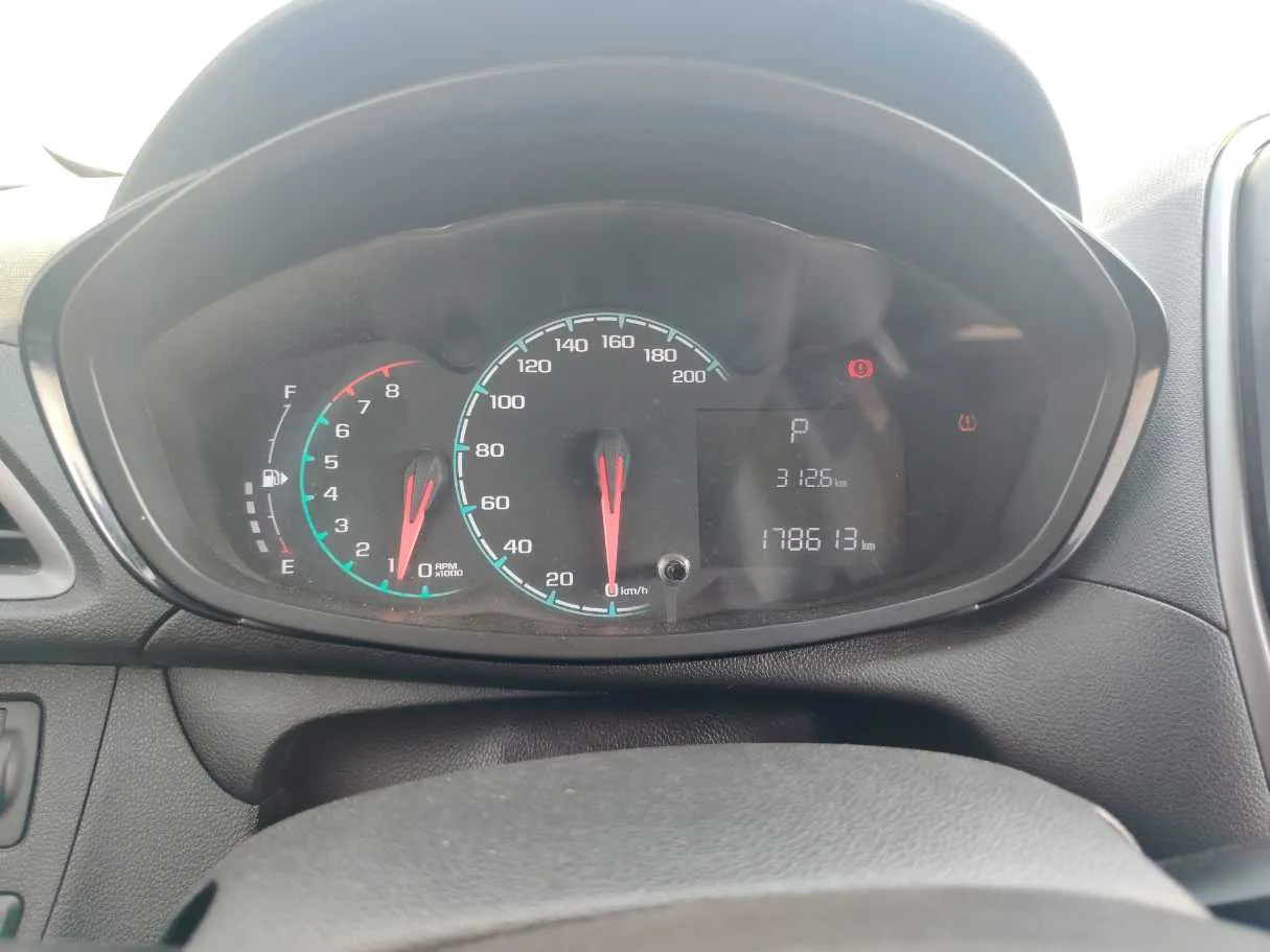 Car image 24