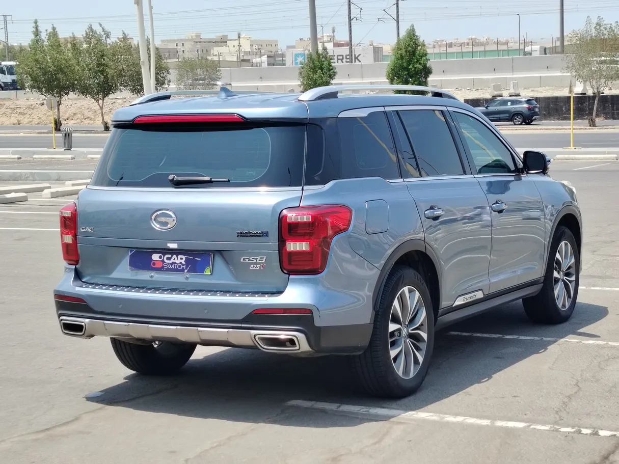 Car image 5