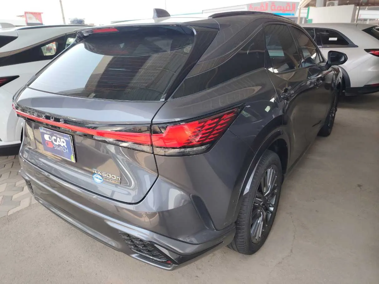 Car image 5