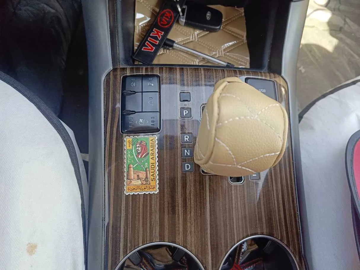 Car image 20