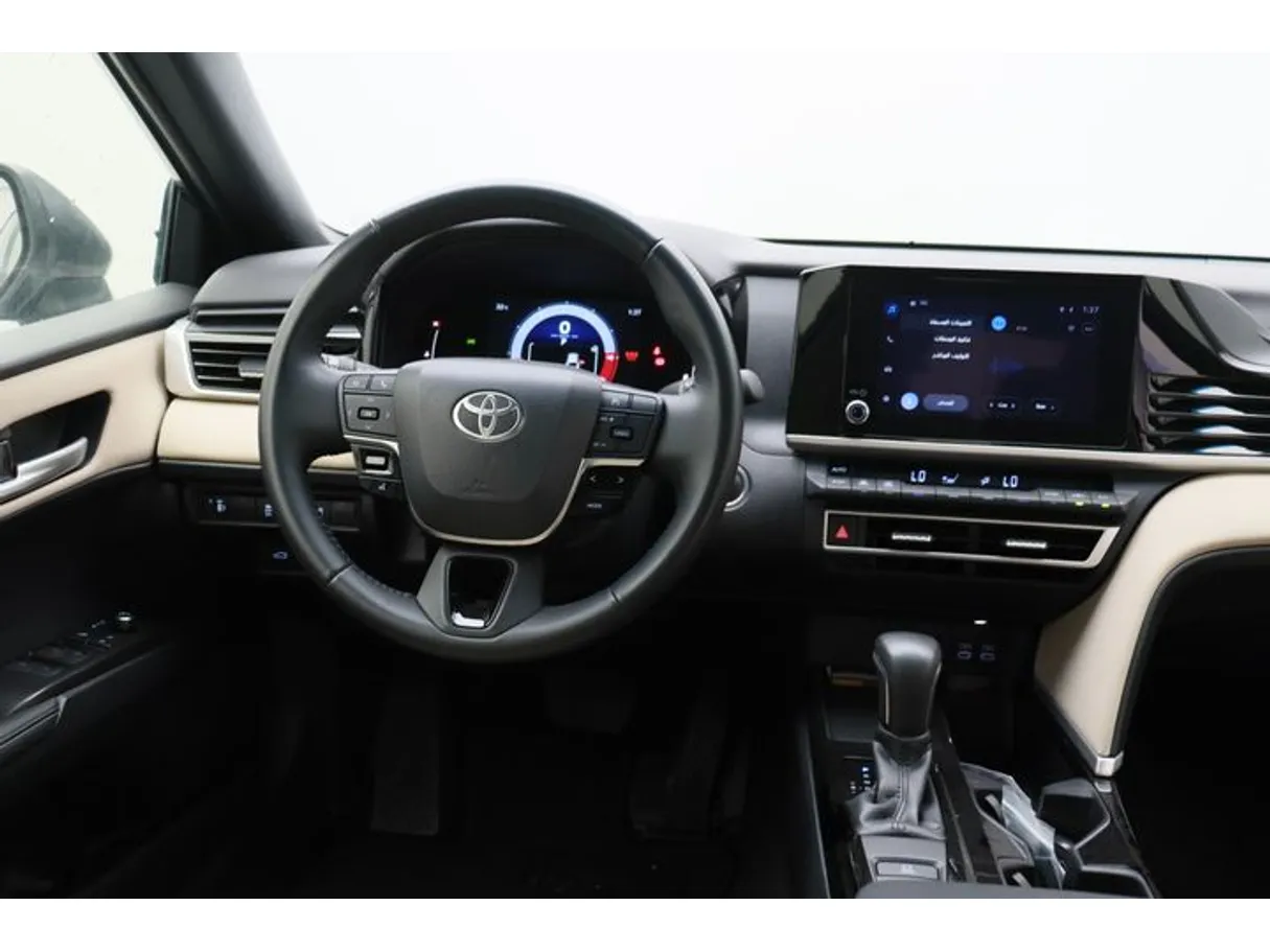 Car image 15