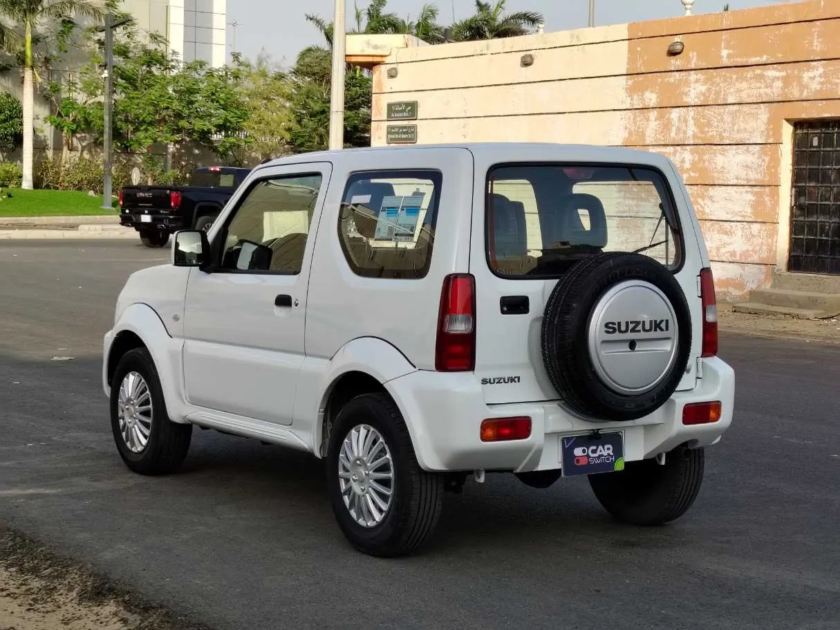 Car image 7