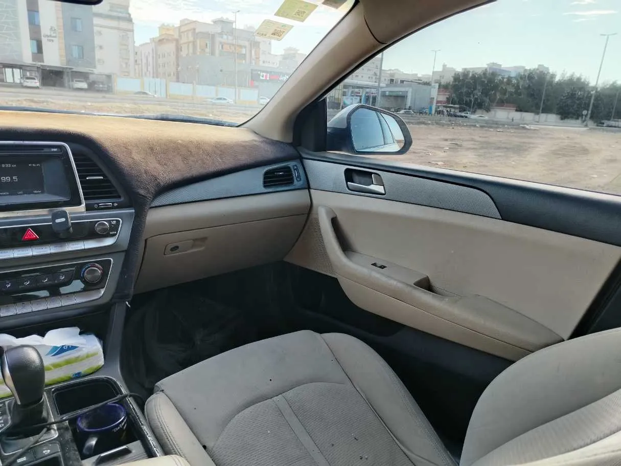 Car image 29