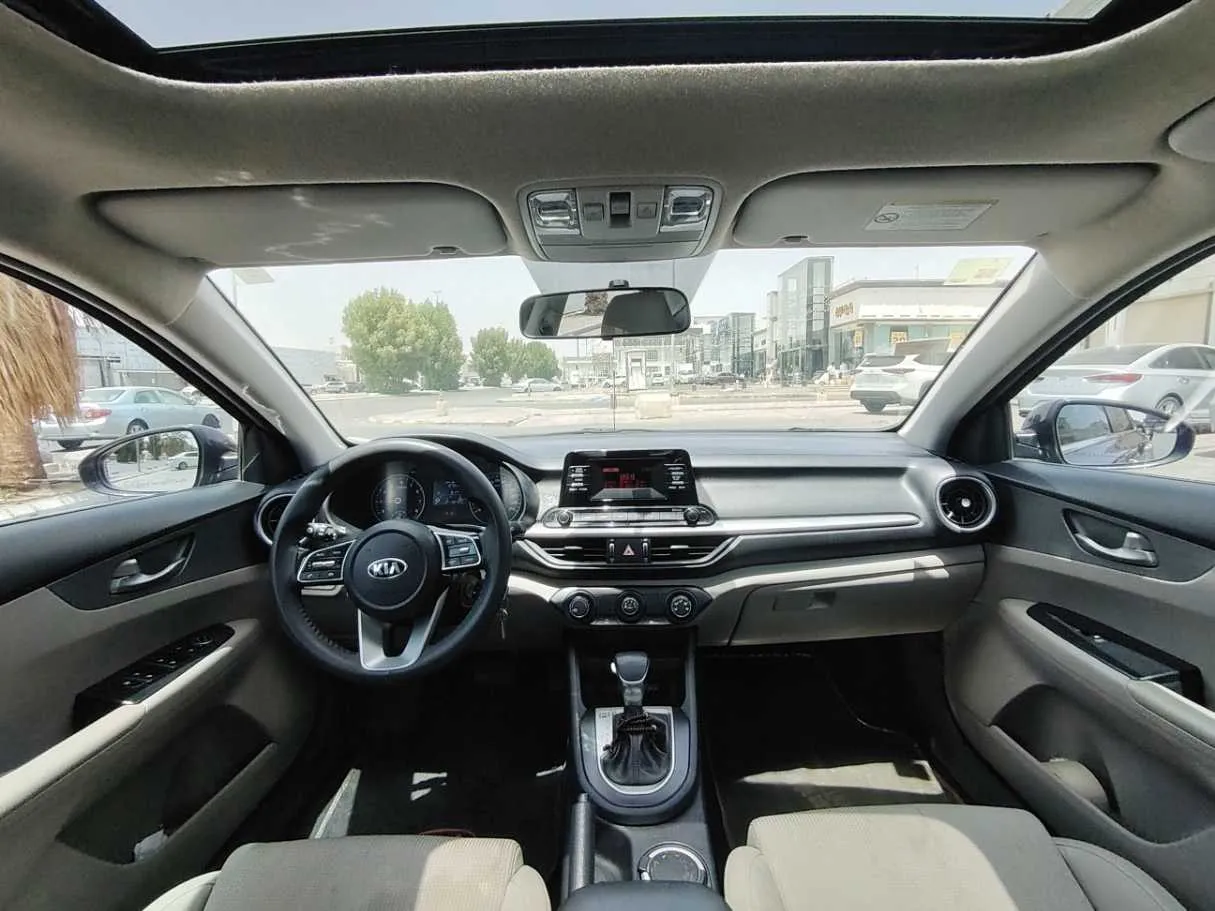 Car image 17