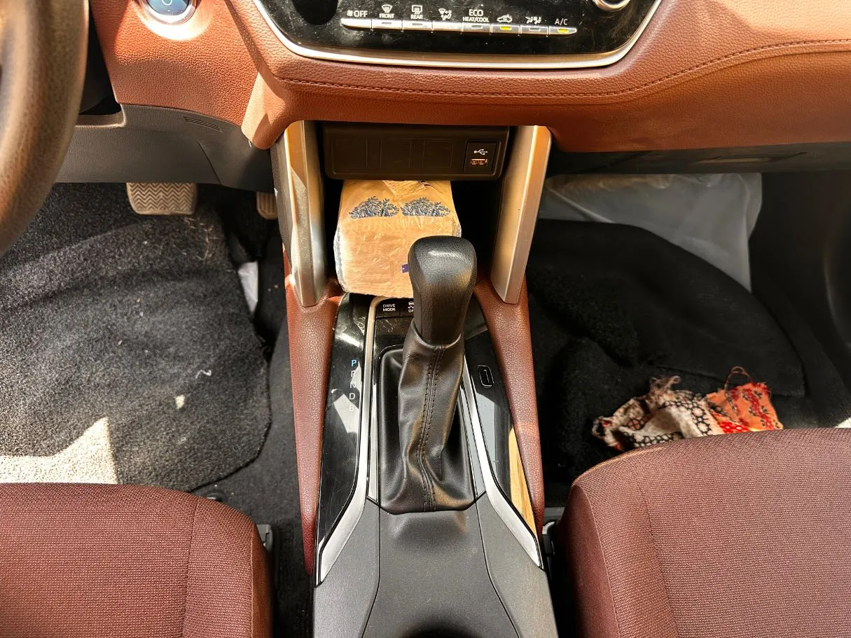 Car image 19