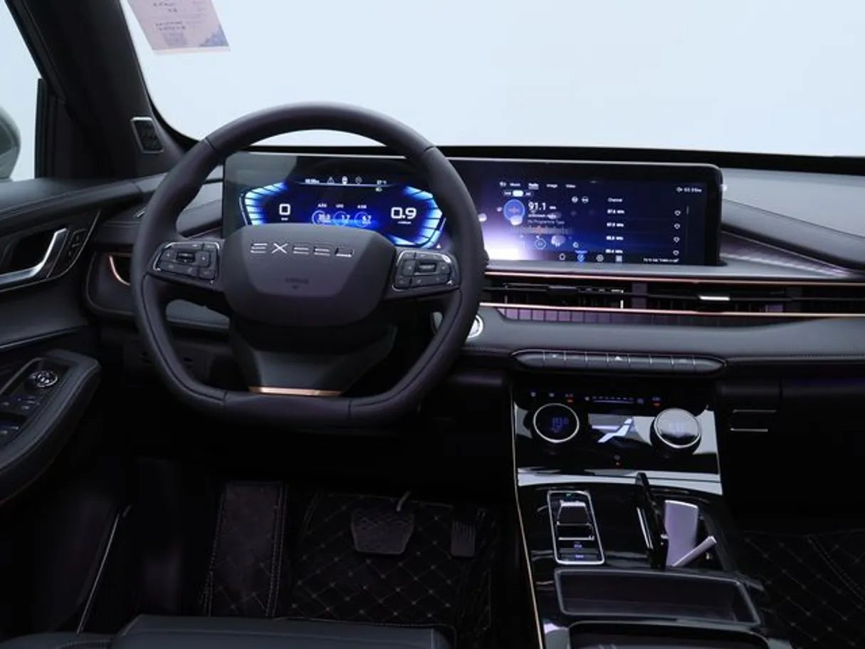 Car image 15