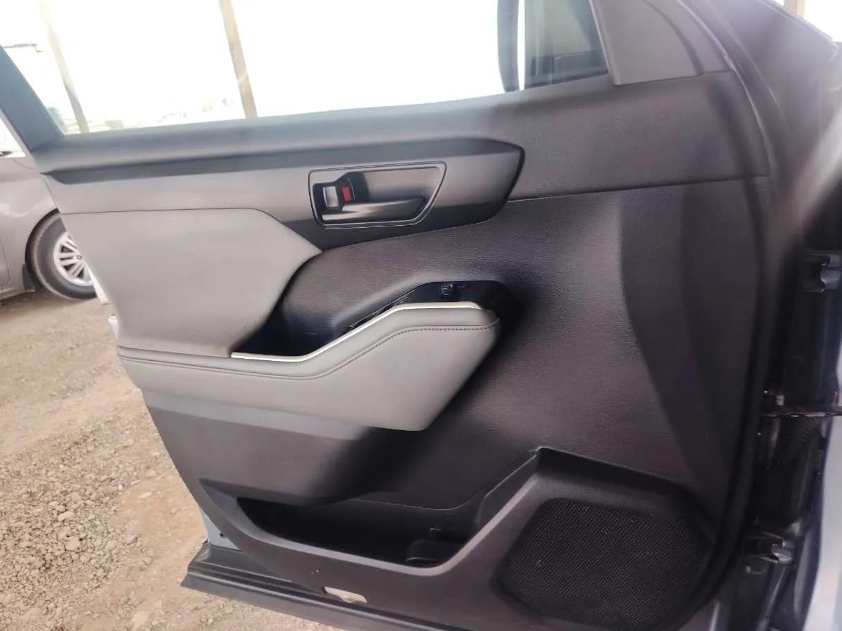 Car image 31