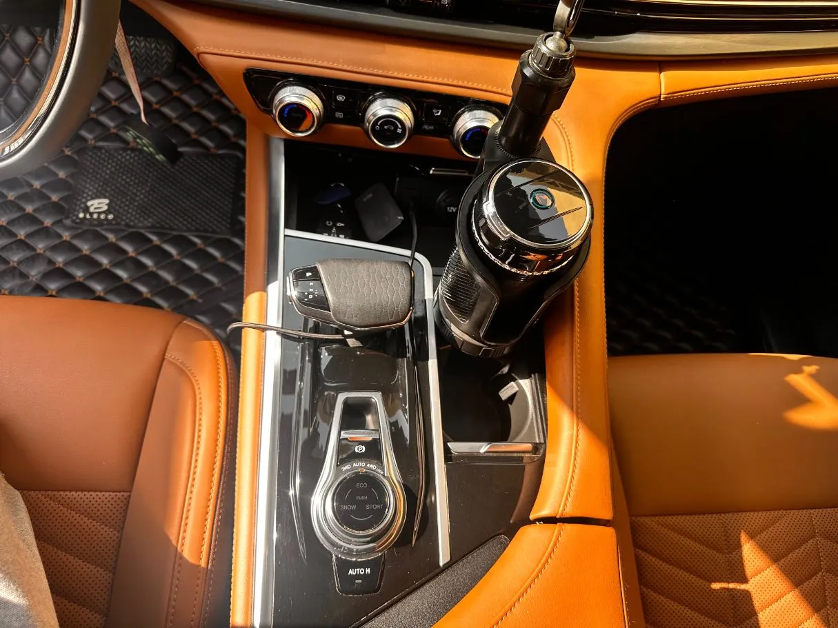 Car image 17