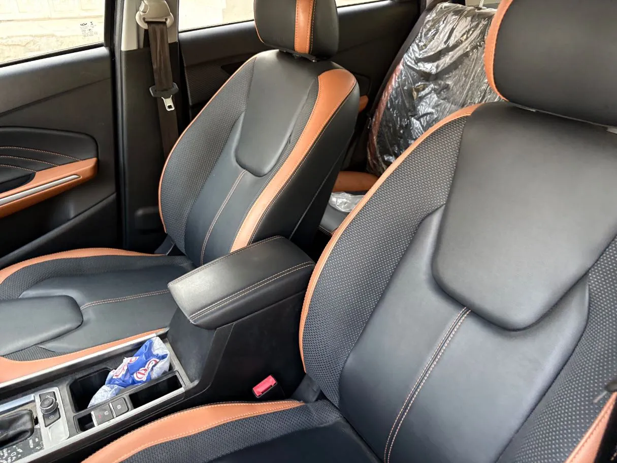 Car image 13