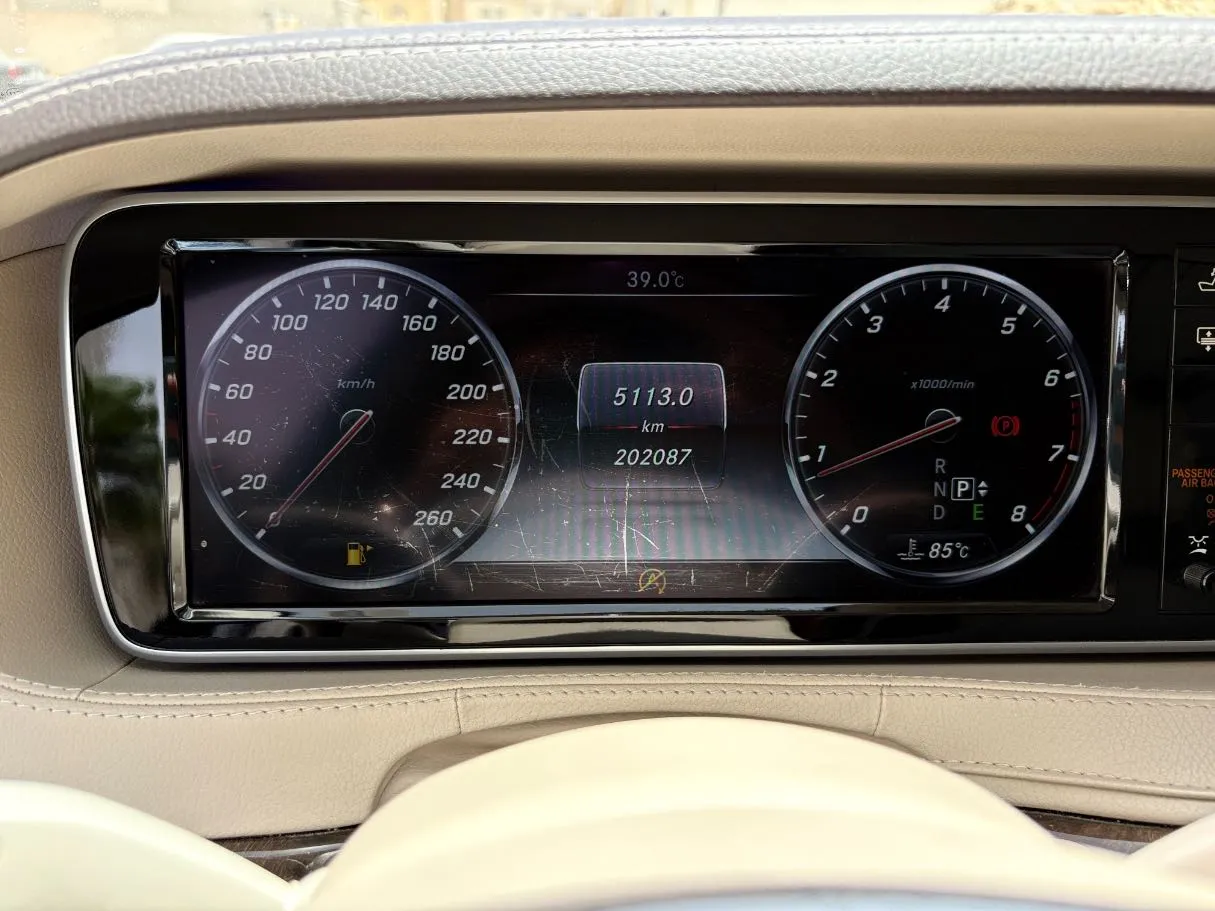 Car image 23