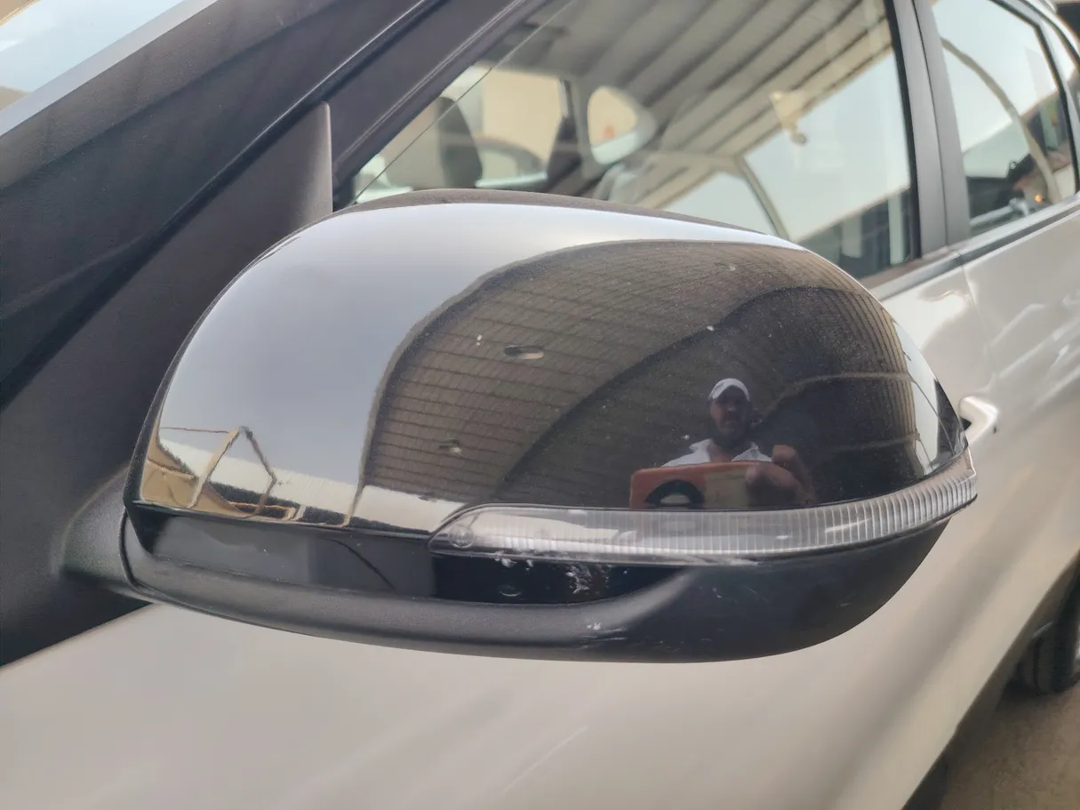 Car image 23