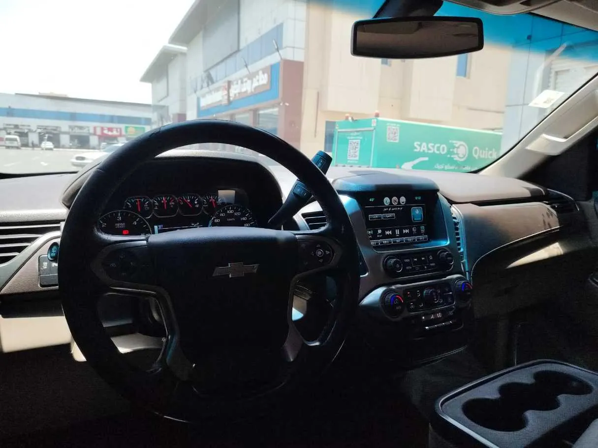 Car image 24