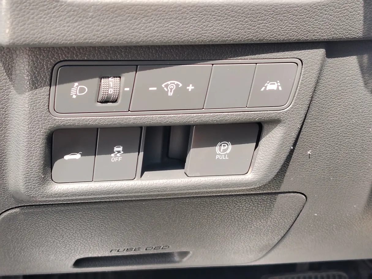 Car image 32