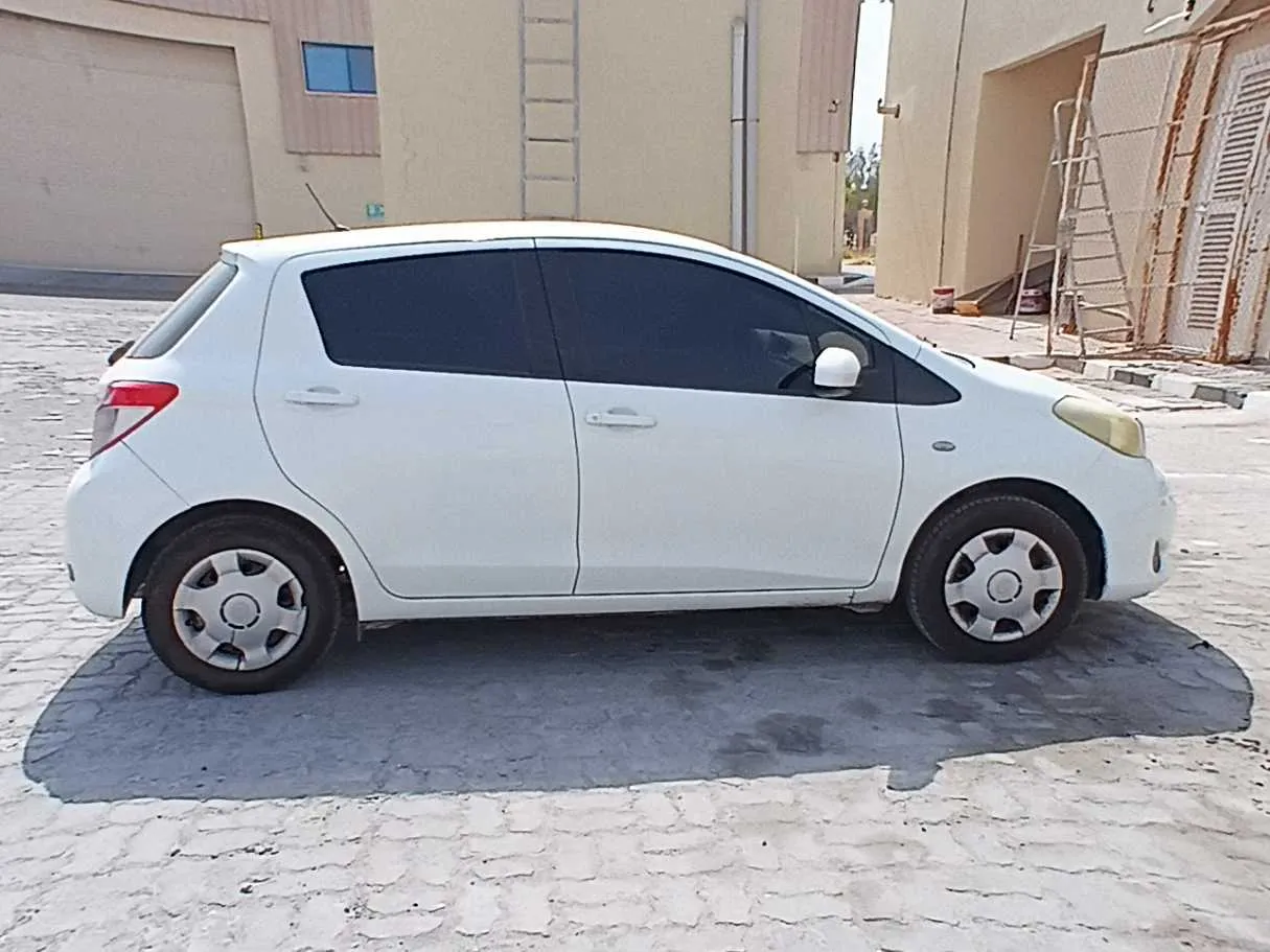 Car image 8