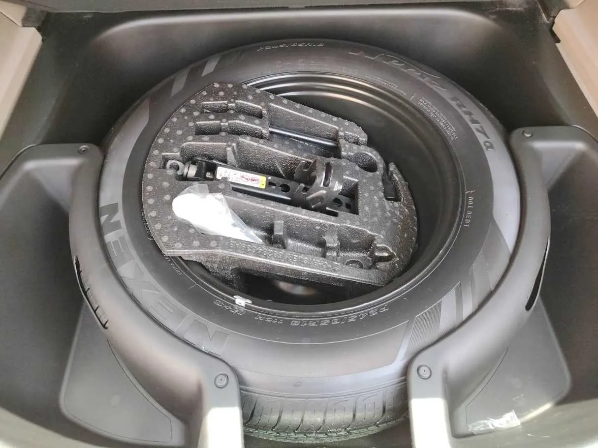 Car image 42