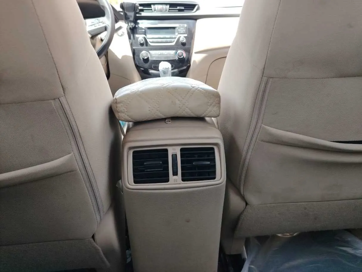Car image 27