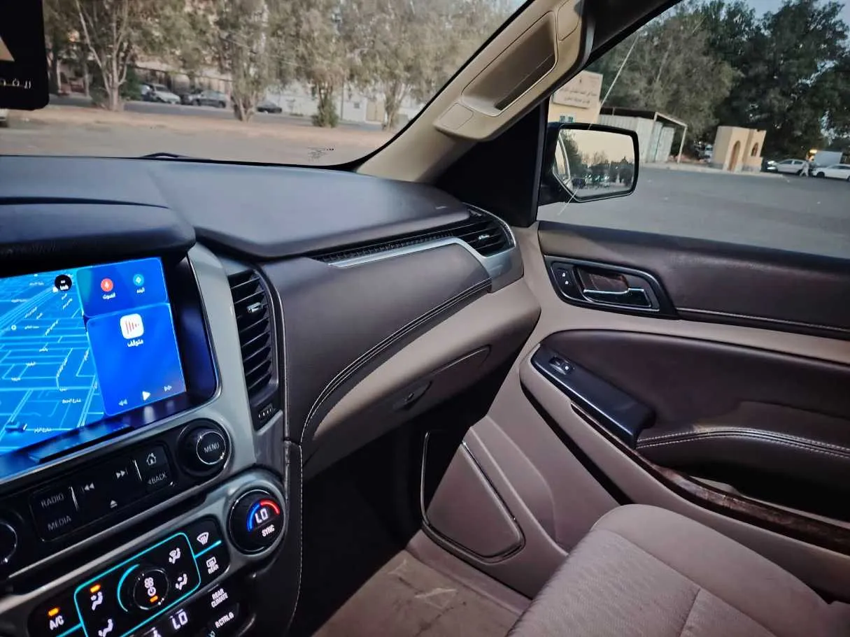 Car image 23