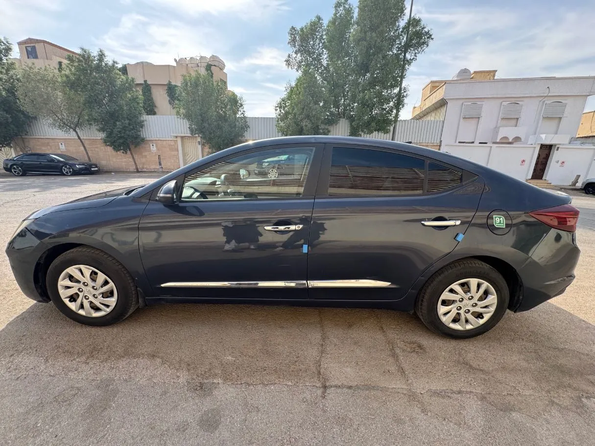 Car image 8